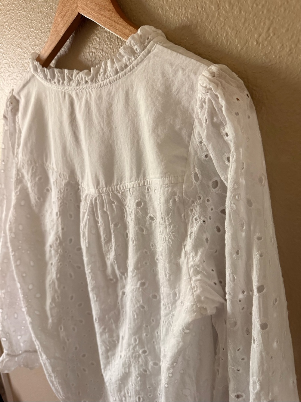 Simple White Eyelet Ruffled Peasant Blouse - Picture 6 of 8